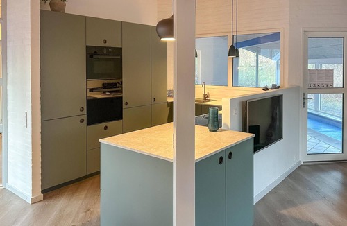 Fjellerup Strand House | Beautiful home in Glesborg with WiFi