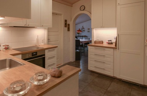 Glesborg House | Beautiful home in Glesborg with WiFi