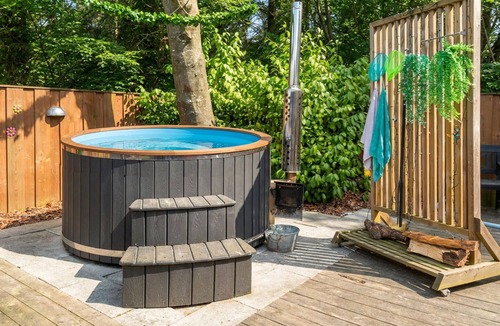 Glesborg House | Beautiful home in Glesborg with WiFi