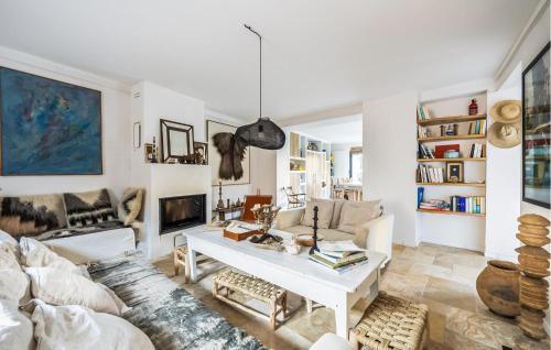 Gommecourt House | Beautiful Home In Gommecourt