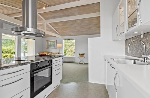 Udsholt House | Beautiful home in Græsted with kitchen