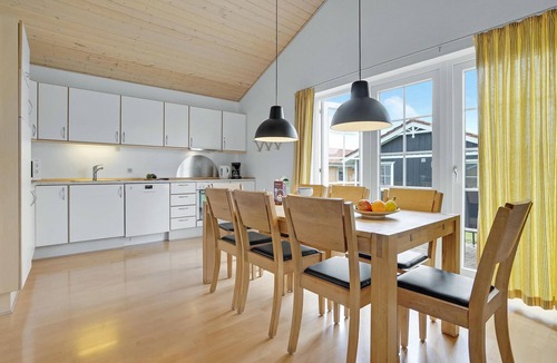 Grasten House | Beautiful home in Gråsten with kitchen