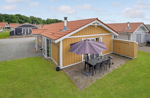 Grasten House | Beautiful home in Gråsten with kitchen