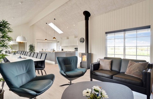 Grenaa House | Beautiful home in Grenaa with sauna