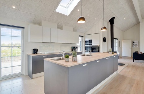 Grenaa House | Beautiful home in Grenaa with sauna