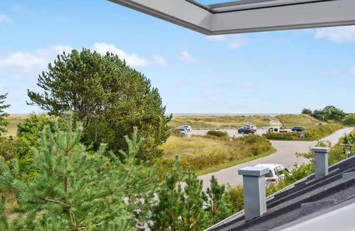 Grena Strand House | Beautiful home in Grenaa with kitchen
