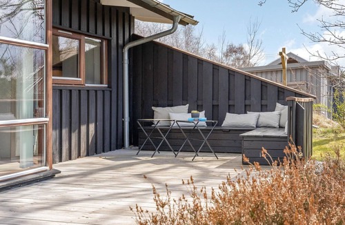 Grena Strand House | Beautiful home in Grenaa with sauna