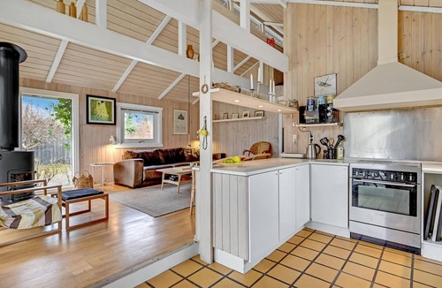 Grenaa House | Beautiful home in Grenaa with WiFi