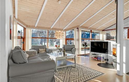 Grena Strand House | Beautiful Home In Grenaa With Sauna