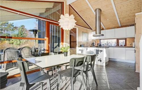 Grena Strand House | Beautiful Home In Grenaa With Sauna