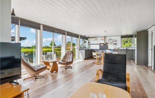 Grevinge House | Beautiful Home In Grevinge With Kitchen