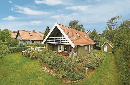 Gudhjem House | Beautiful home in Gudhjem with kitchen