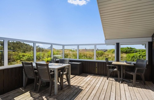 Bjerregaard House | Beautiful home in Hvide Sande with WiFi