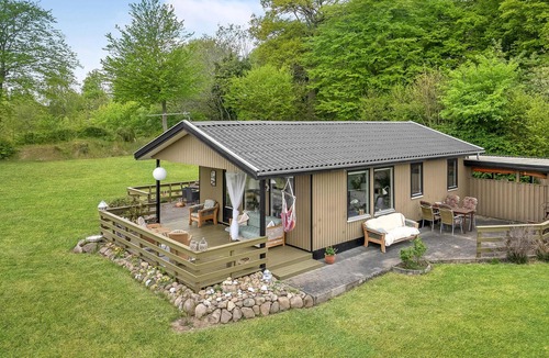 Haarby House | Beautiful home in Haarby with kitchen