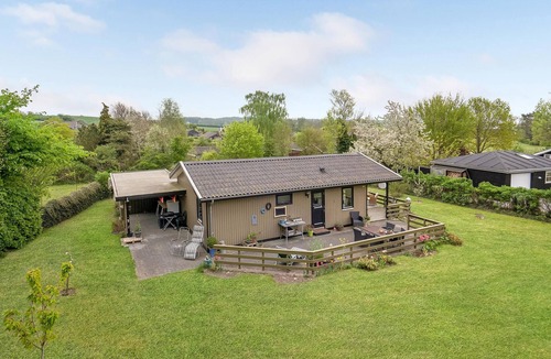 Haarby House | Beautiful home in Haarby with kitchen