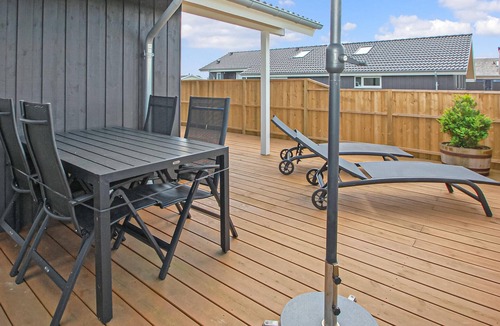 Flovt Strand House | Beautiful home in Haderslev with sauna