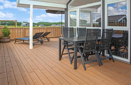 Flovt Strand House | Beautiful home in Haderslev with sauna