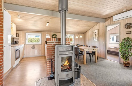 Flovt Strand House | Beautiful home in Haderslev with sauna
