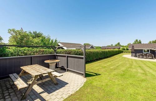 Flovt Strand House | Beautiful home in Haderslev with sauna