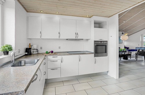 Flovt Strand House | Beautiful home in Haderslev with sauna