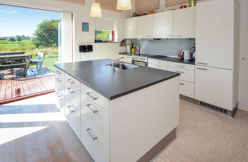 Flovt Strand House | Beautiful home in Haderslev with WiFi
