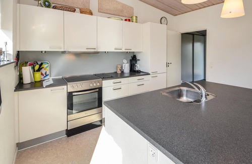 Flovt Strand House | Beautiful home in Haderslev with WiFi