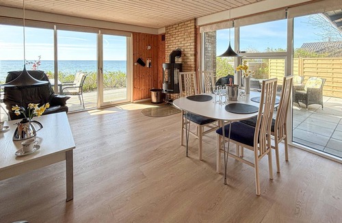 Kelstrup Strand House | Beautiful home in Haderslev with WiFi