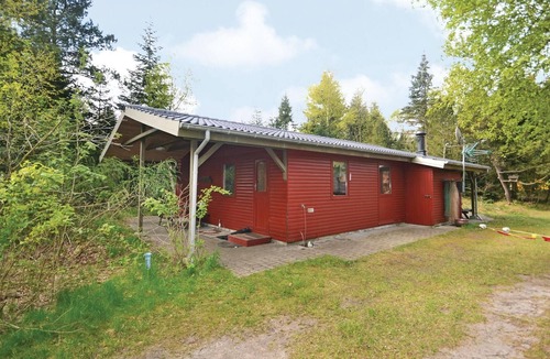 Helberskov Strand House | Beautiful home in Hadsund with WiFi
