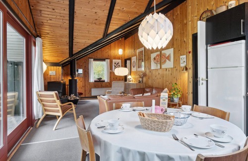 Odde House | Beautiful home in Hadsund with kitchen