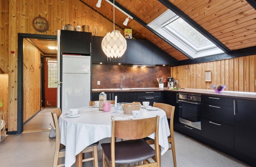 Odde House | Beautiful home in Hadsund with kitchen