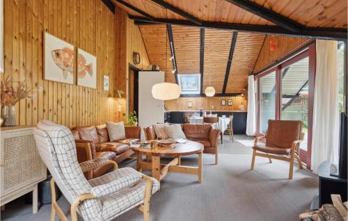 Odde House | Beautiful Home In Hadsund With Kitchen