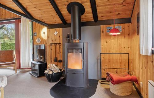 Odde House | Beautiful Home In Hadsund With Kitchen