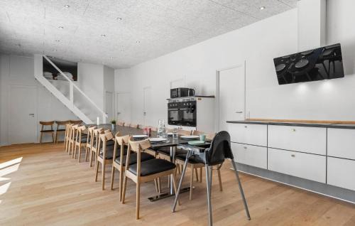 Helberskov Strand House | Beautiful Home In Hadsund With Sauna