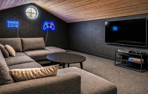 Hadsund House | Beautiful Home In Hadsund With Sauna