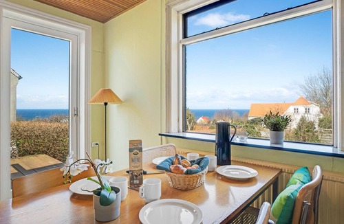 Vang House | Beautiful home in Hasle with WiFi