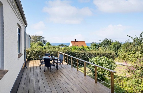 Vang House | Beautiful home in Hasle with WiFi