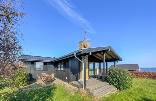 Hesselager House | Beautiful home in Hesselager with house sea view