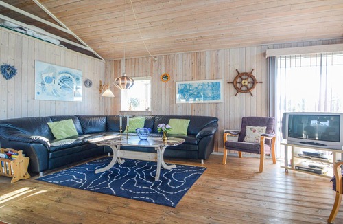Hejlsminde Strand House | Beautiful home in Hejls with sauna