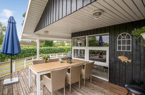 Hejlsminde Strand House | Beautiful home in Hejls with sauna