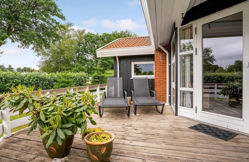 Hejlsminde Strand House | Beautiful home in Hejls with sauna