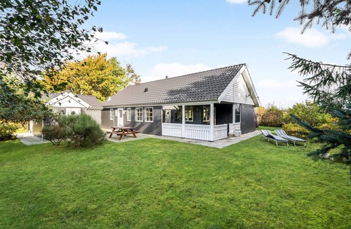 Hemmet House | Beautiful home in Hemmet with kitchen