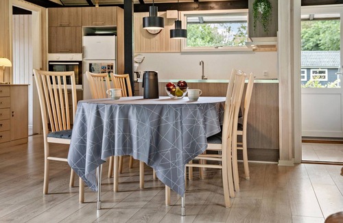 Falen House | Beautiful home in Hemmet with sauna