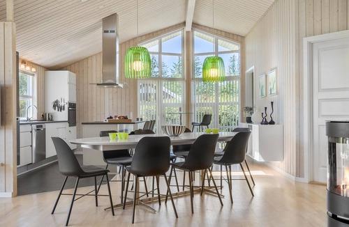 Bork Havn House | Beautiful home in Hemmet with kitchen