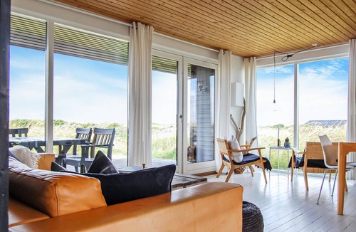Hjørring House | Beautiful home in Hjørring with WiFi