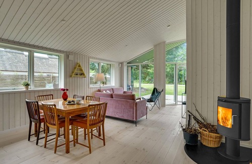 Hojby House | Beautiful home in Højby with WiFi