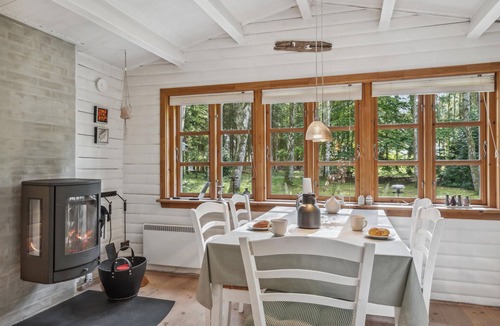 Hojslev House | Beautiful home in Højslev with WiFi