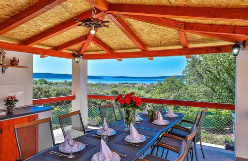 Kastel Luksic House | Beautiful home in Kastel Luksic