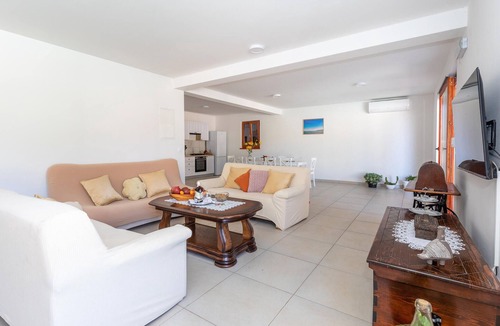 Momici House | Beautiful home in Kula Norinska