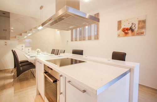 Okrug Gornji House | Beautiful home in Okrug Gornji