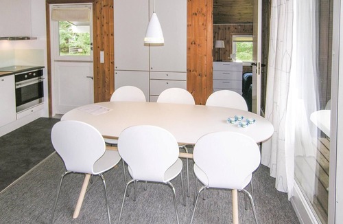 Ristinge House | Beautiful home in Humble with WiFi